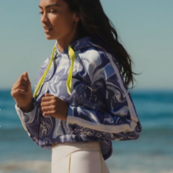 THE UPSIDE Hoodie NWT Top Denim Marble yoga hooded new Small blue white swirls - Picture 1 of 6